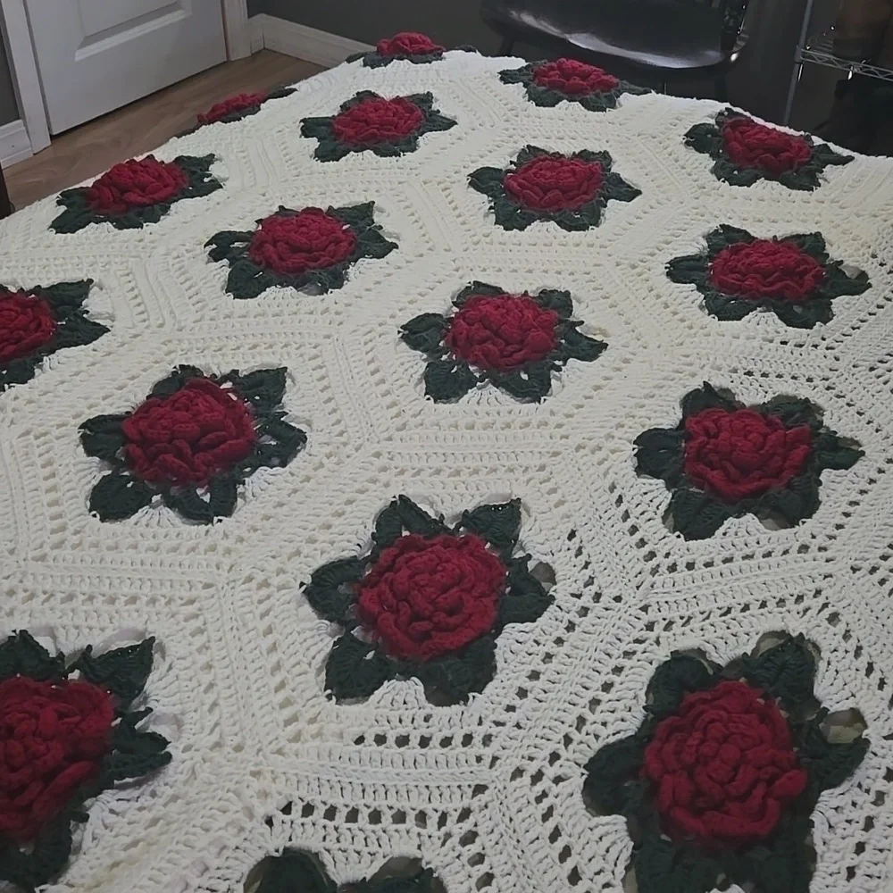 Crochet Blanket Vintage Victorian Rose Pattern Deep Red Green White Cottagecore
